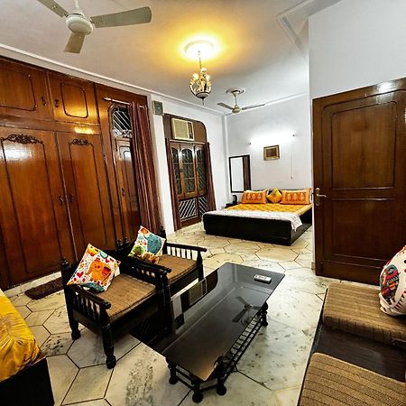 Tatvamasi Homestay New Delhi Exteriör bild