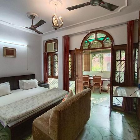 Tatvamasi Homestay New Delhi Exteriör bild