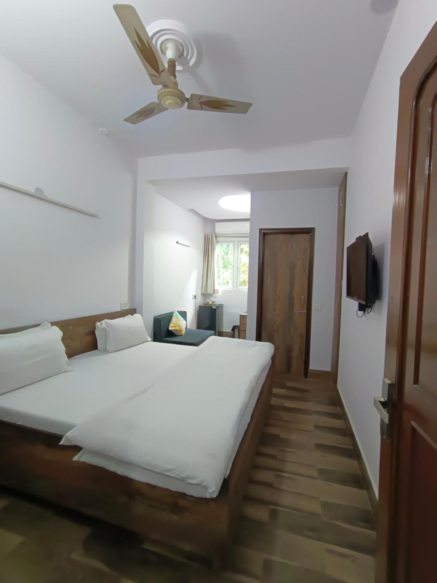 Tatvamasi Homestay New Delhi Exteriör bild